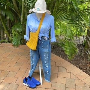 Outfit 4 pieces: Shirt, Jeans, Sak Purse & Hat